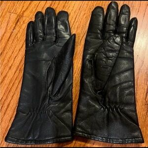 Thinsulate large leather lined black gloves